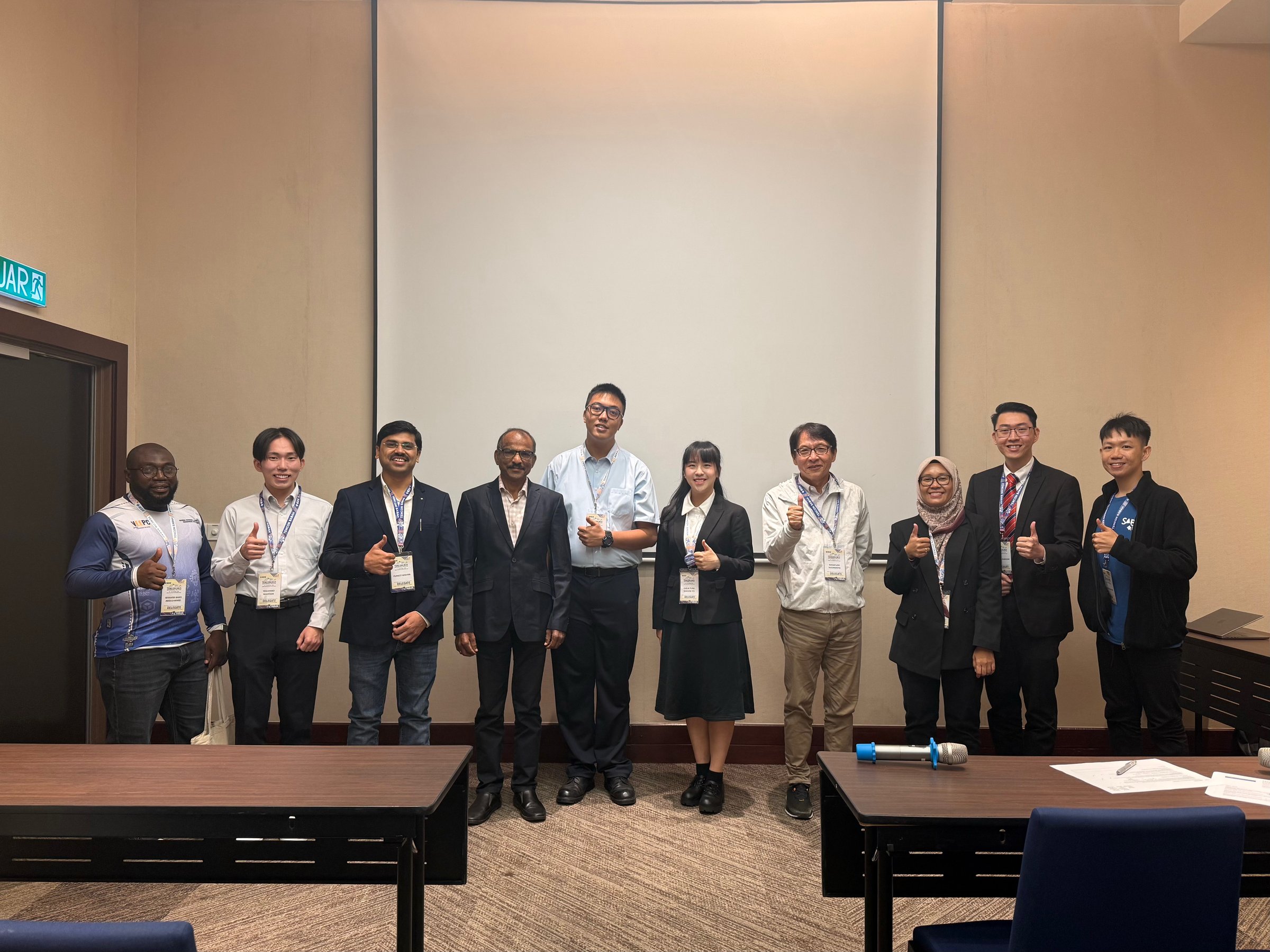 Group photo of the session