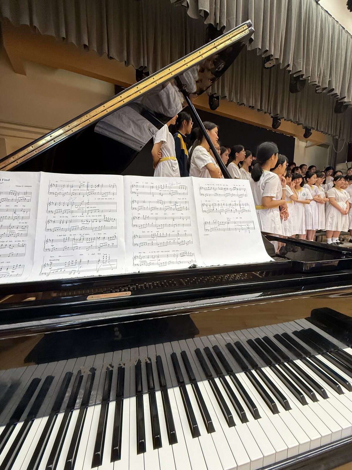 Junior Secondary School Choir photo 2